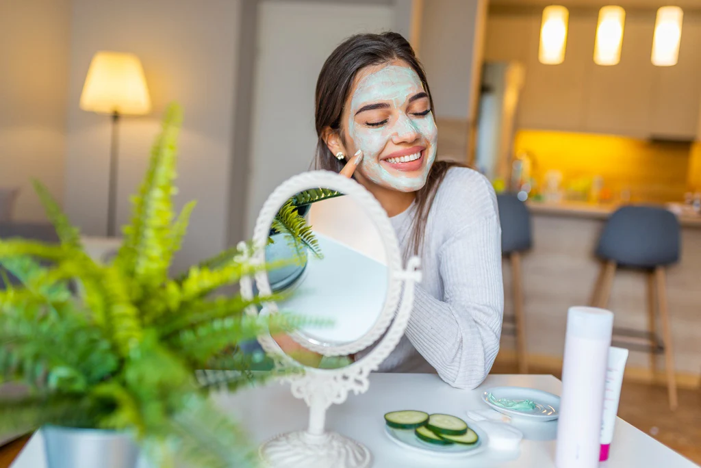 A premium skincare experience rooted in nature, science, and ritual.